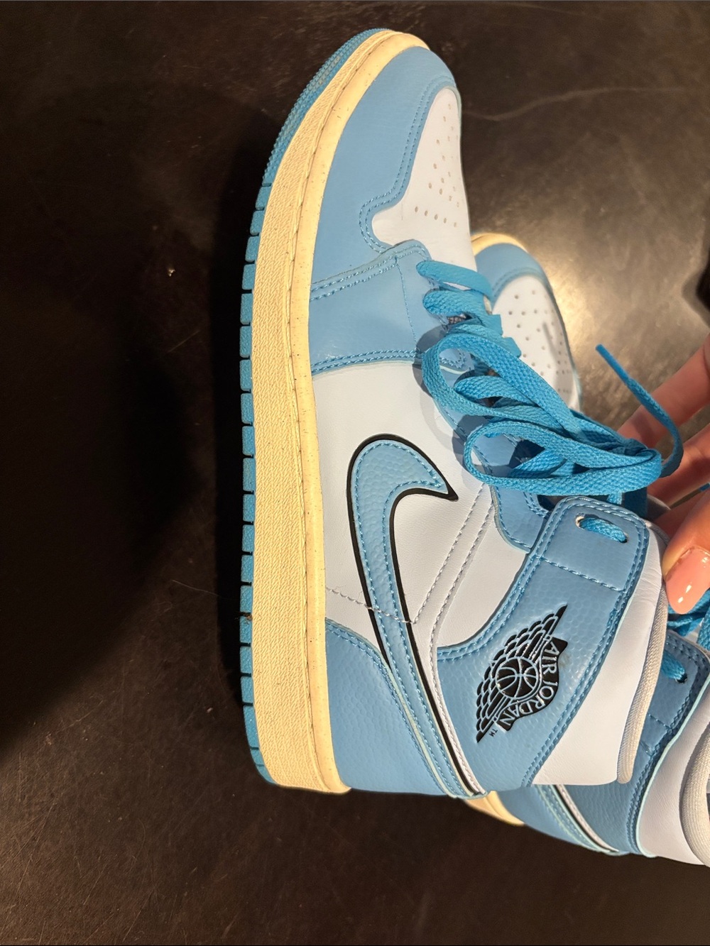 AIR JORDAN 1 MID SE - Picture 3 of 14